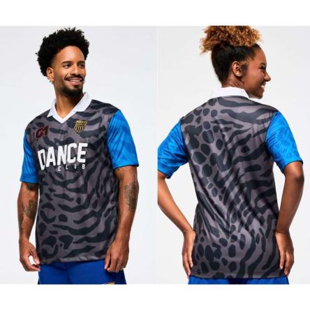 Victory Men's V-Neck Polo